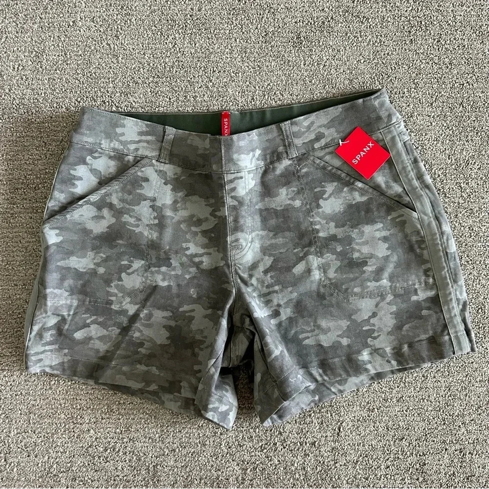 SPANX Gray Camo  tummy control Women’s Shorts